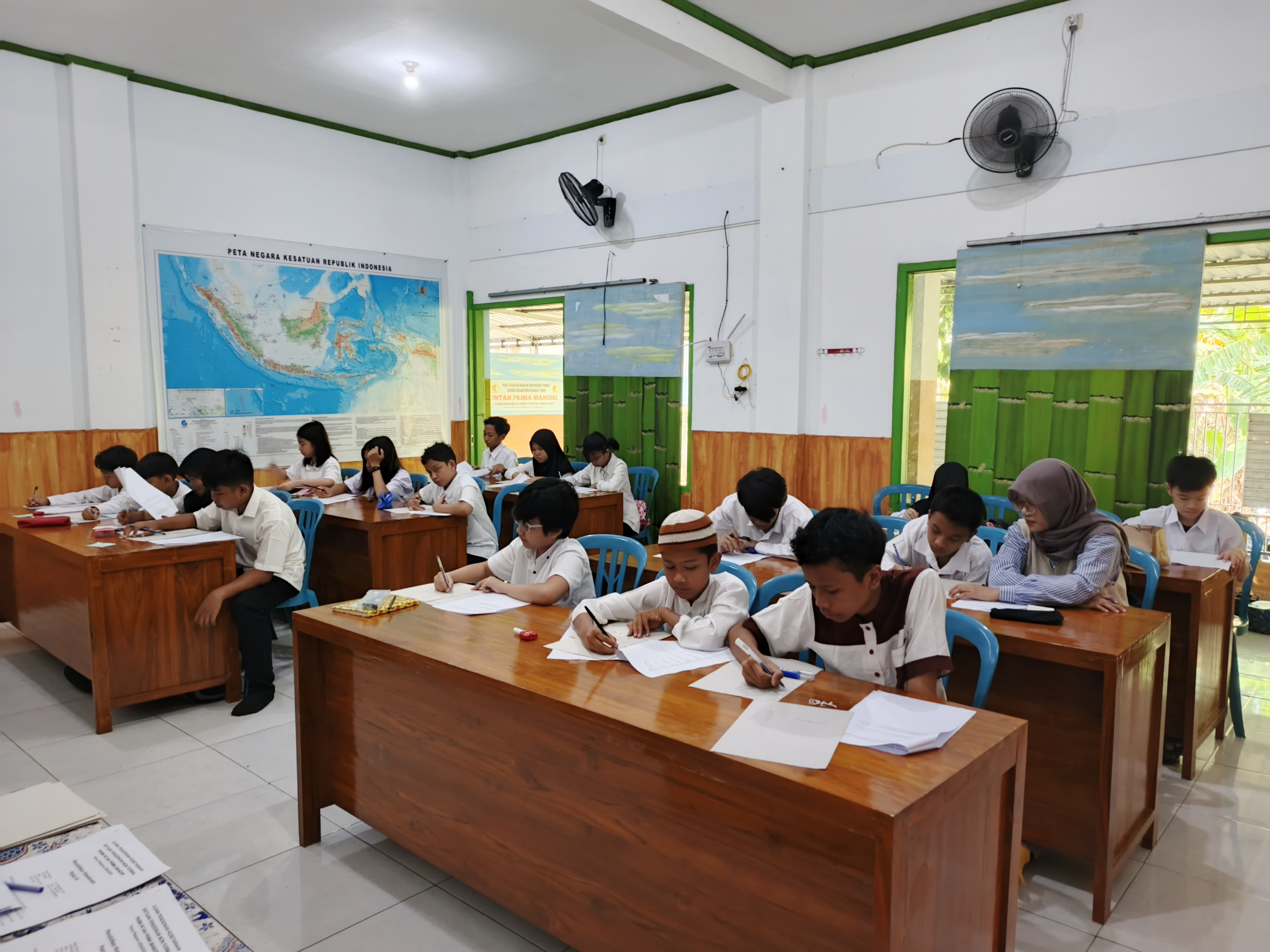 Peran Tutor dalam Menumbuhkan Karakter dan Kemandirian Warga Belajar PKBM Intan Prima Mandiri