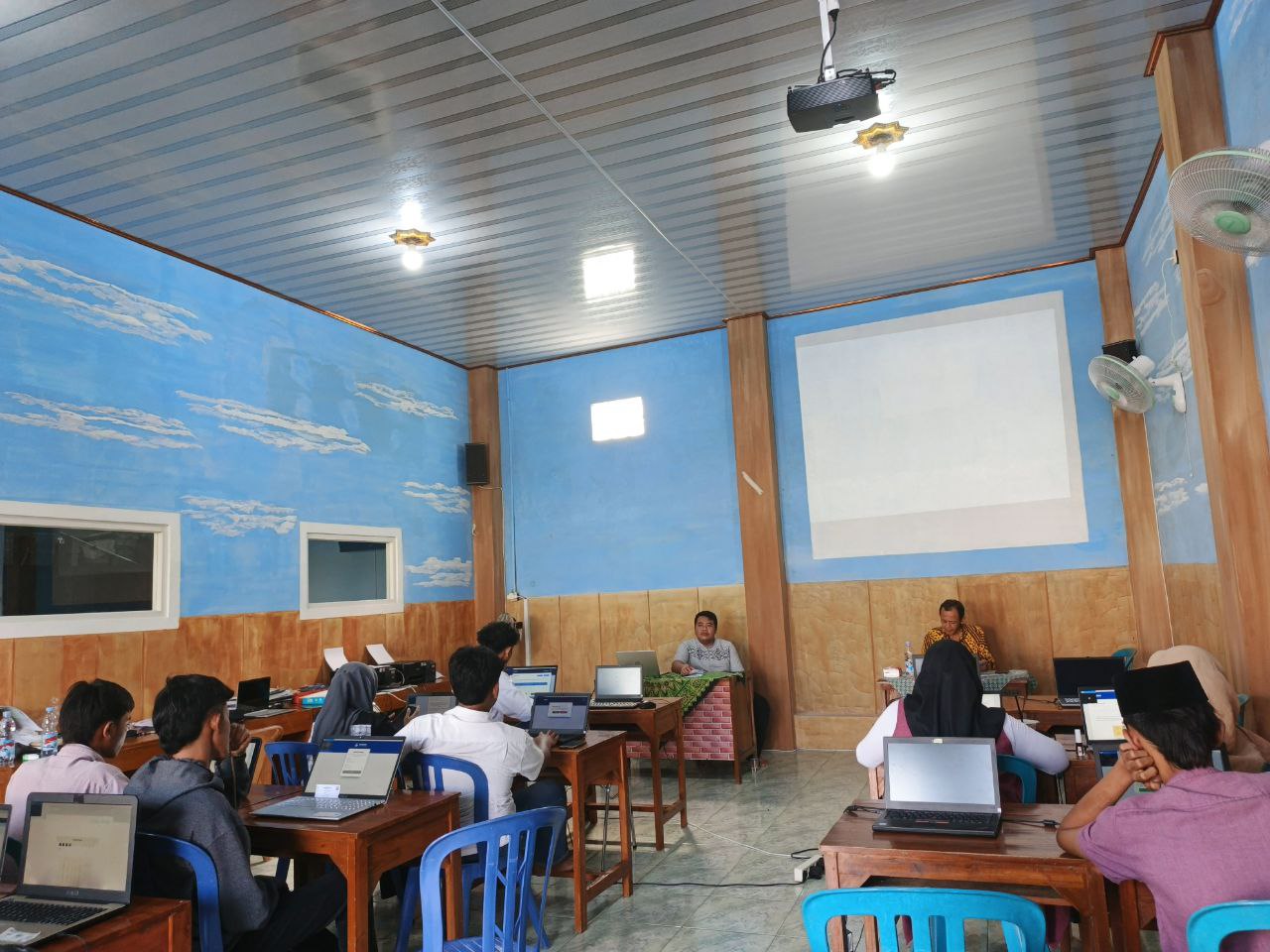 Pelaksanaan Asesmen Nasional Berbasis Komputer (ANBK) Tahun 2025 Program Kesetaraan Kejar Paket B PKBM Intan Prima Mandiri Kabupaten Kudus